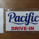 【ステッカーB】パシフィックドライブイン（Pacific DRIVE-IN）