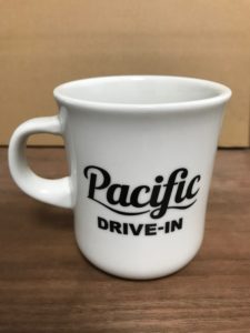 【マグカップ】パシフィックドライブイン（Pacific DRIVE-IN）