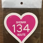 【湘南ステッカー】ROUTE134 SHONAN（ピンク）