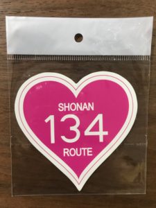 【湘南ステッカー】ROUTE134 SHONAN（ピンク）